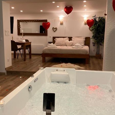 Love Room Unique - Sauna / Jacuzzi Charleville-Mézières Εξωτερικό φωτογραφία