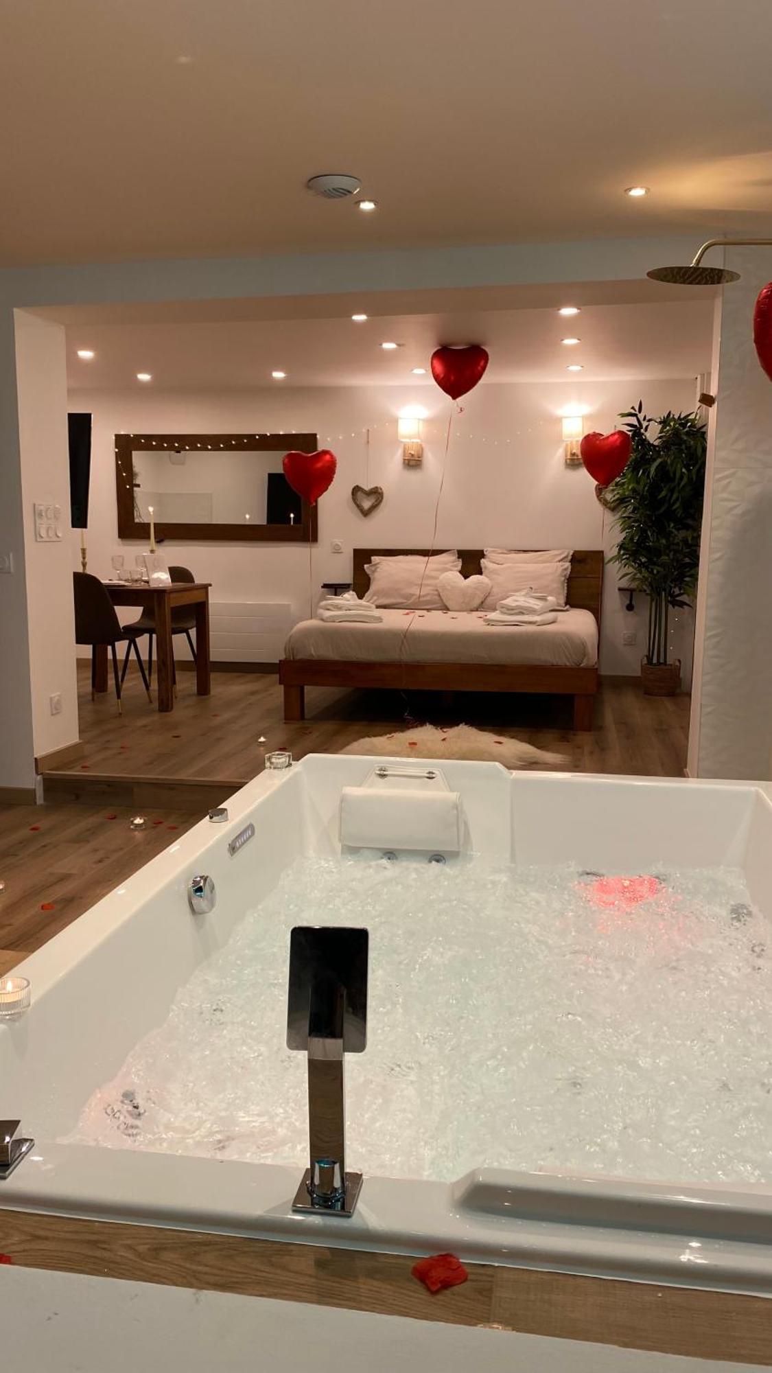Love Room Unique - Sauna / Jacuzzi Charleville-Mézières Εξωτερικό φωτογραφία